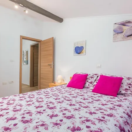 2 Bedroom Gorgeous Apartment In Vodnjan * Vodnjan